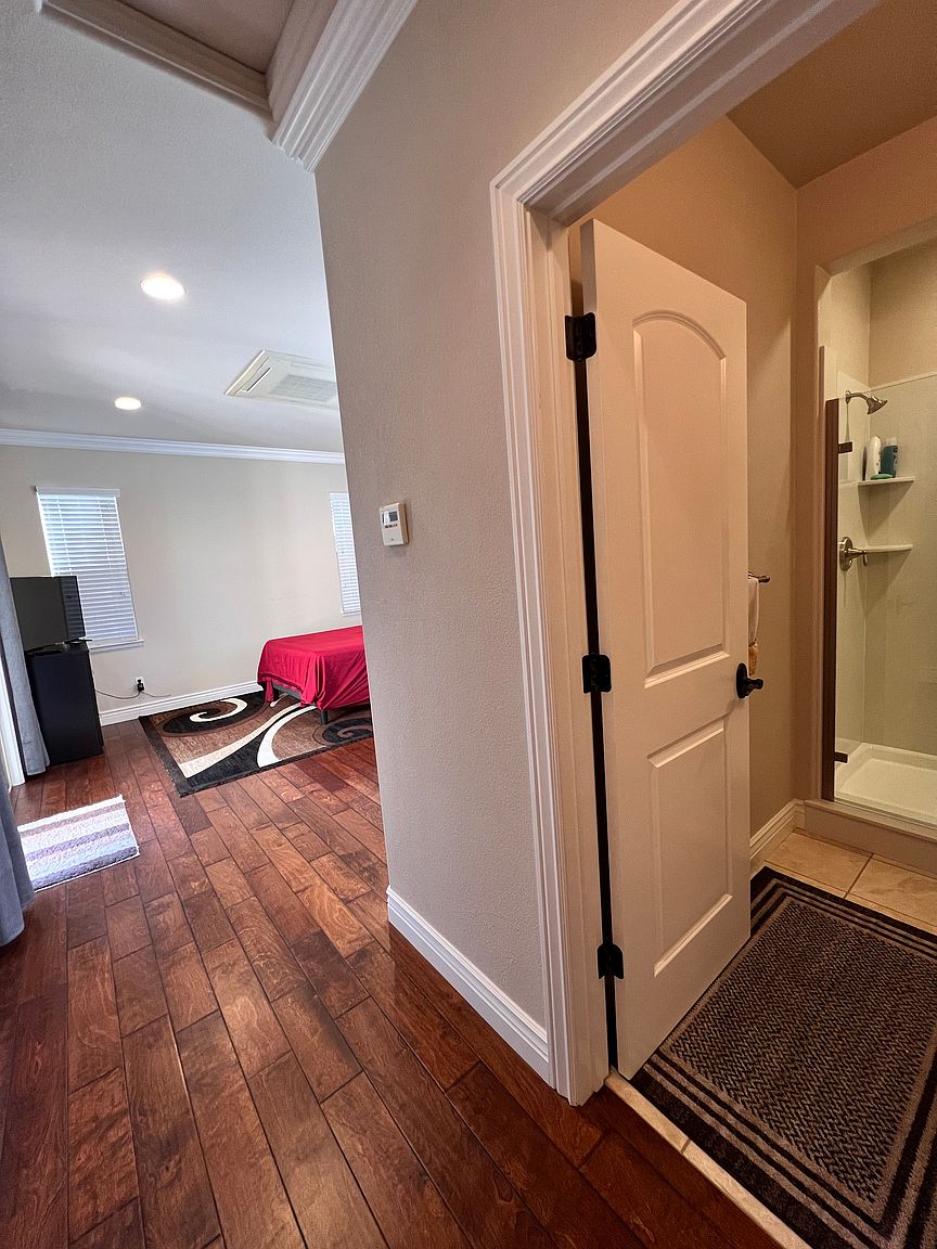 7658 Balmoral Way photo 3