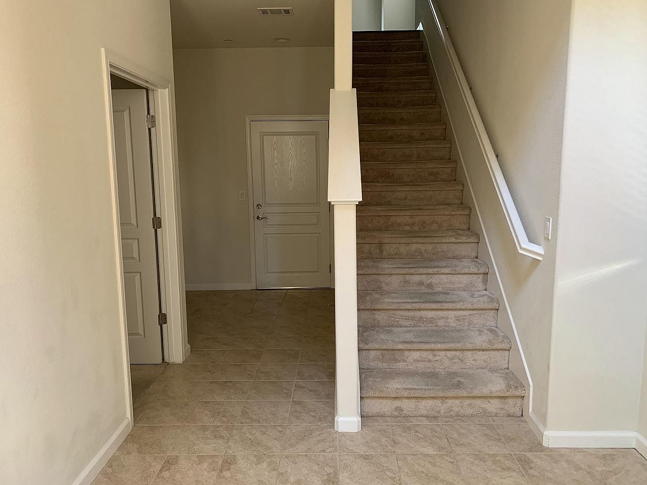 501 Jetty Dr photo 2