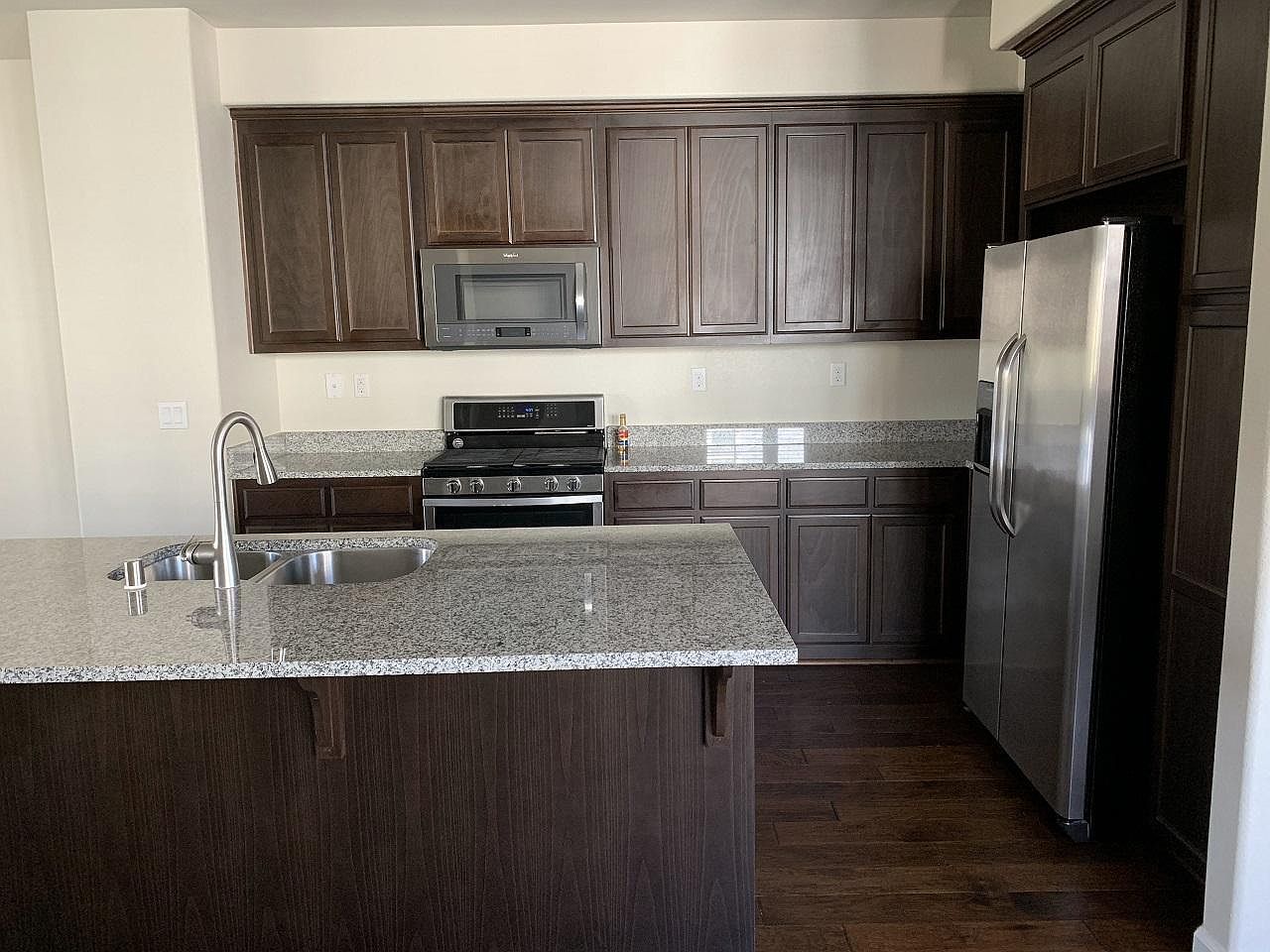 501 Jetty Dr photo 4