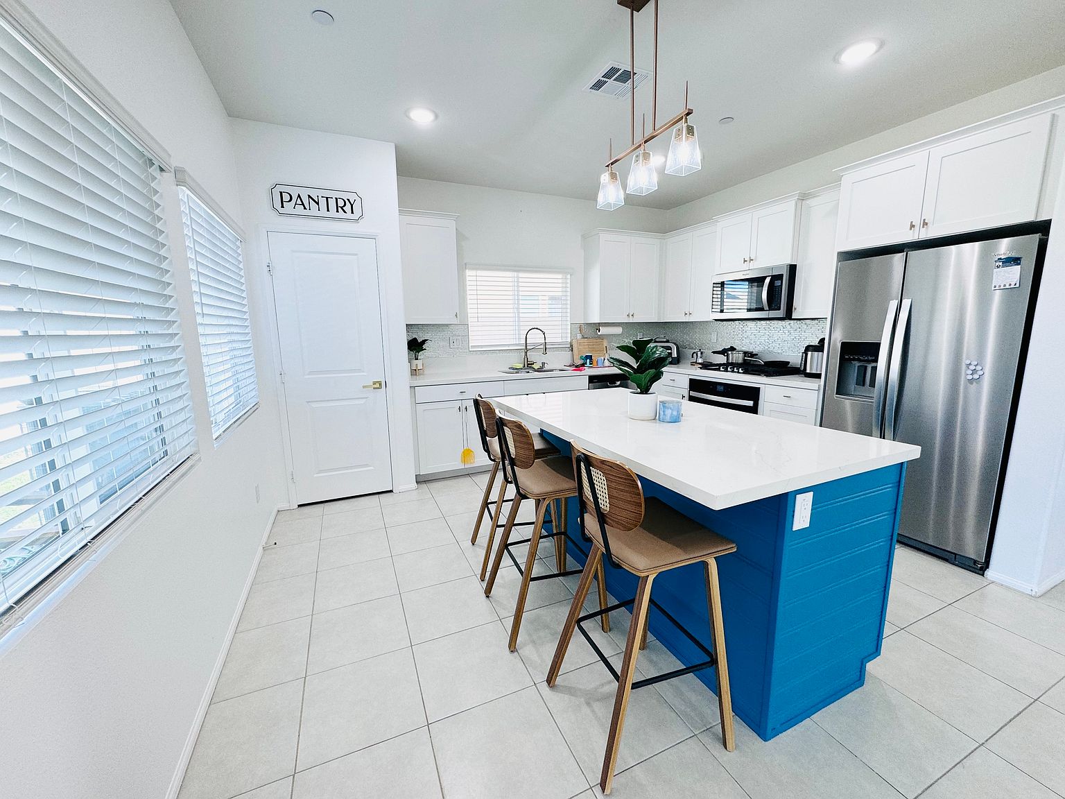 28445 Desert Trumpet Rd photo 3