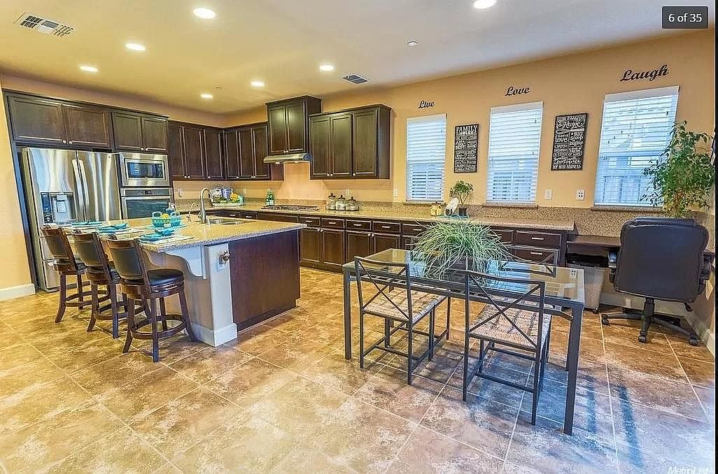 487 W Esplanade Dr photo 5