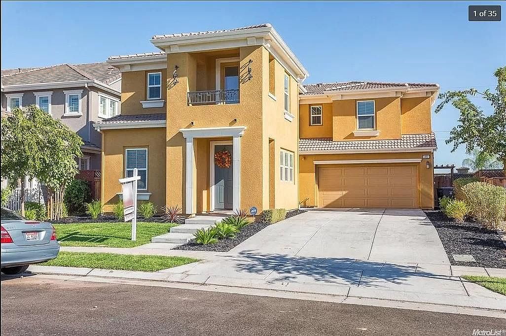 487 W Esplanade Dr photo 3