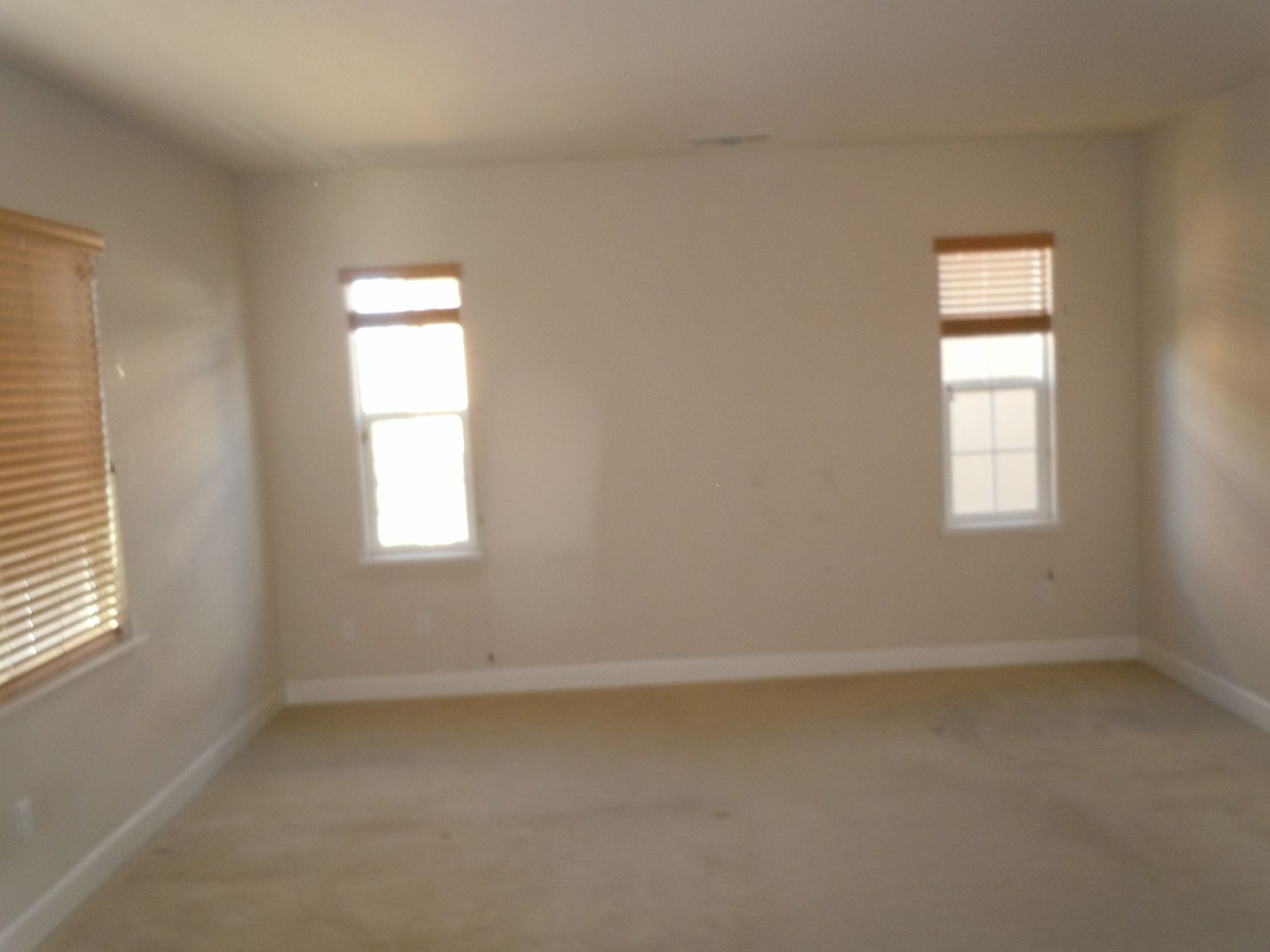 537 W Esplanade Dr photo 4