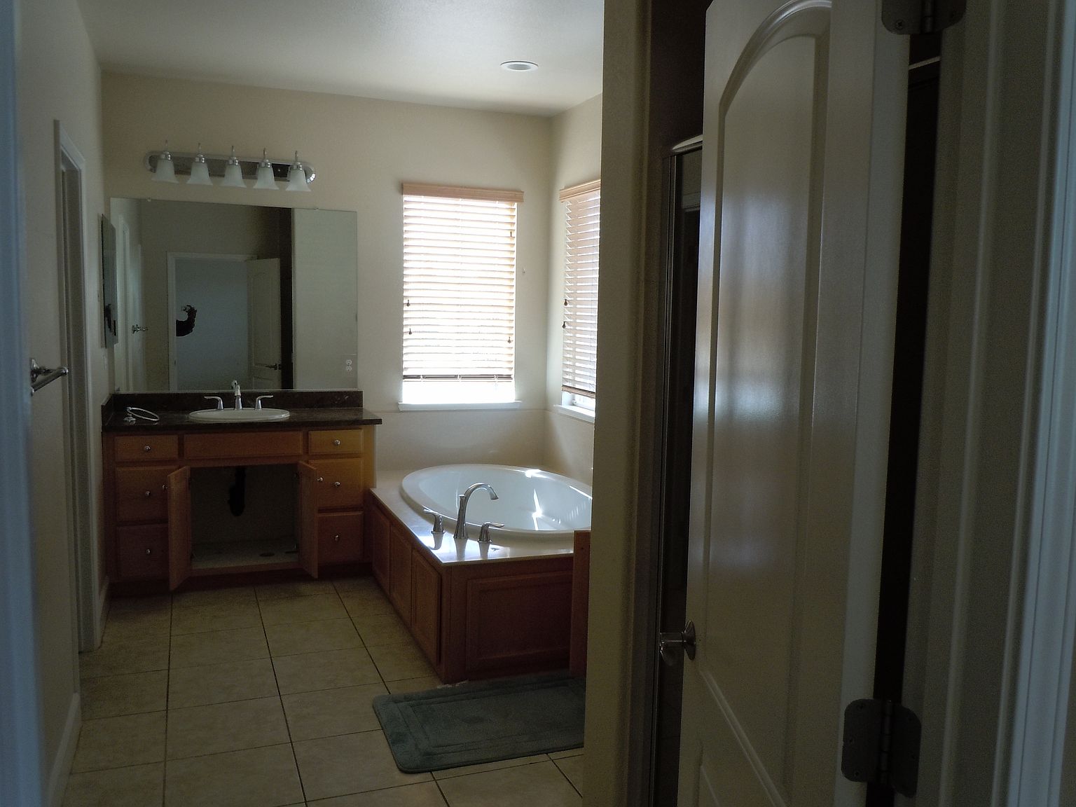 537 W Esplanade Dr photo 5