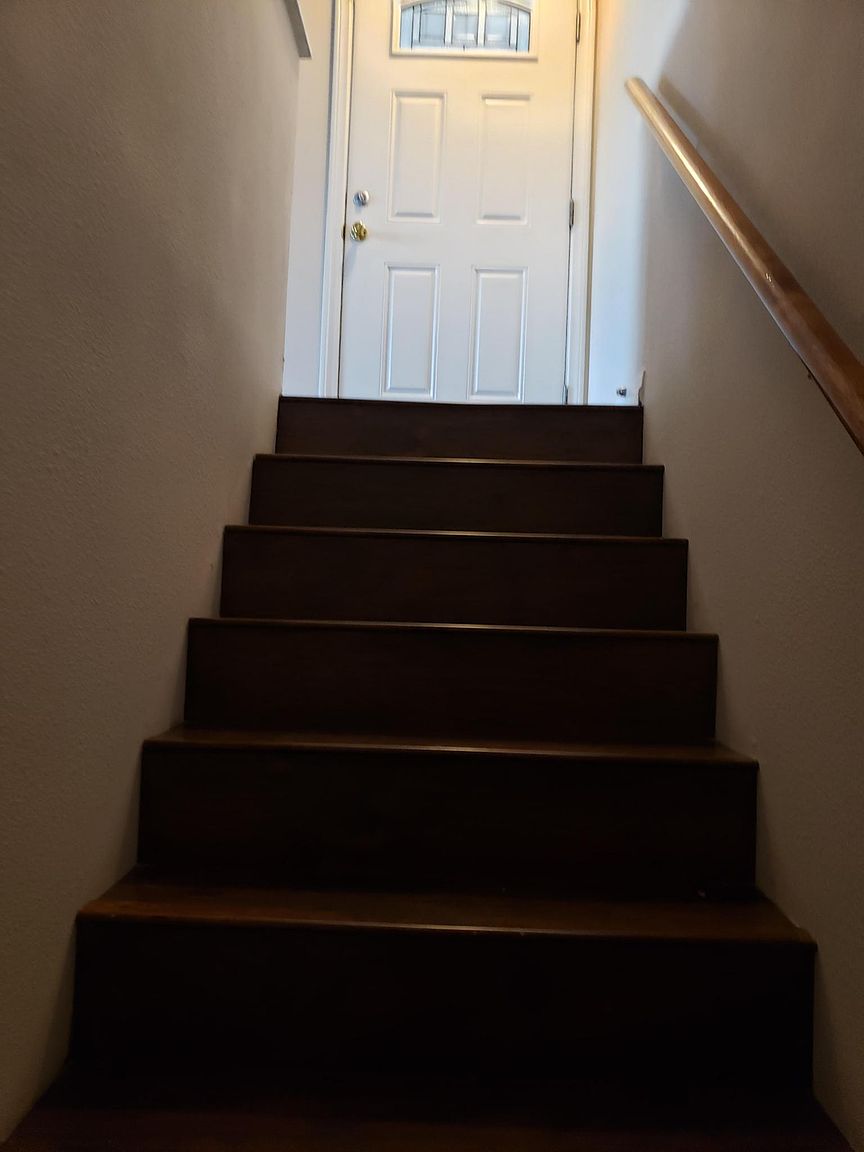 1221 Topper Ln photo 3