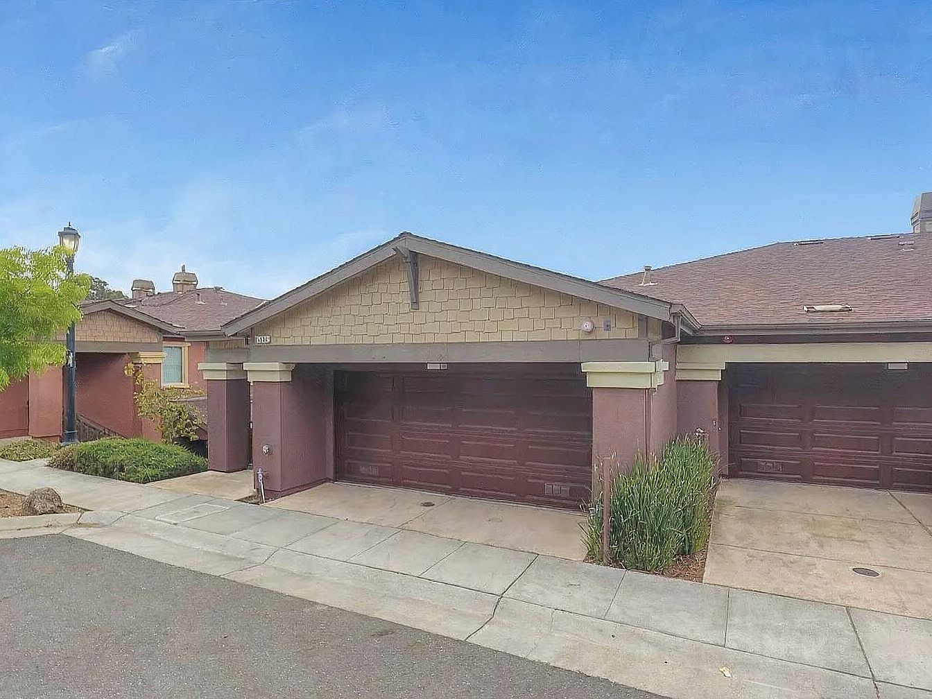 6285 Rocky Point Ct Oakland, CA 94605 photo 2