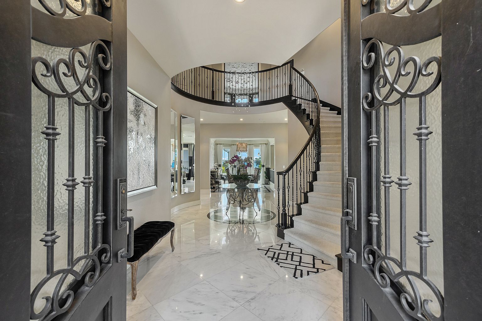 79 Arundel Dr photo 2