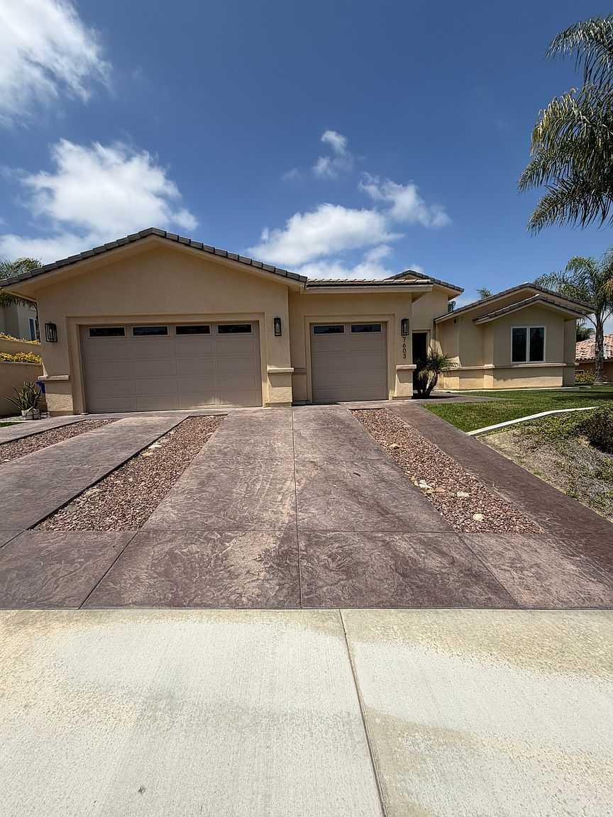 7603 Romeria St photo 2