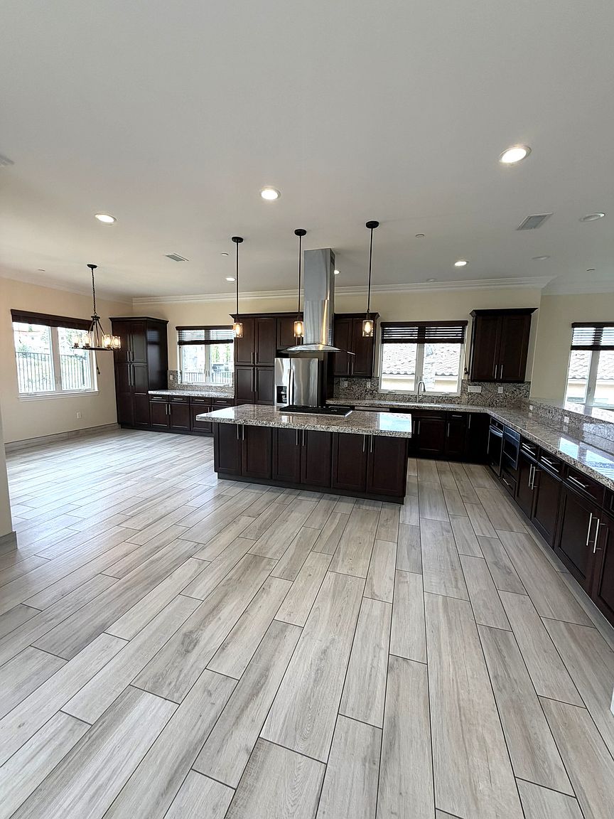 7603 Romeria St photo 5