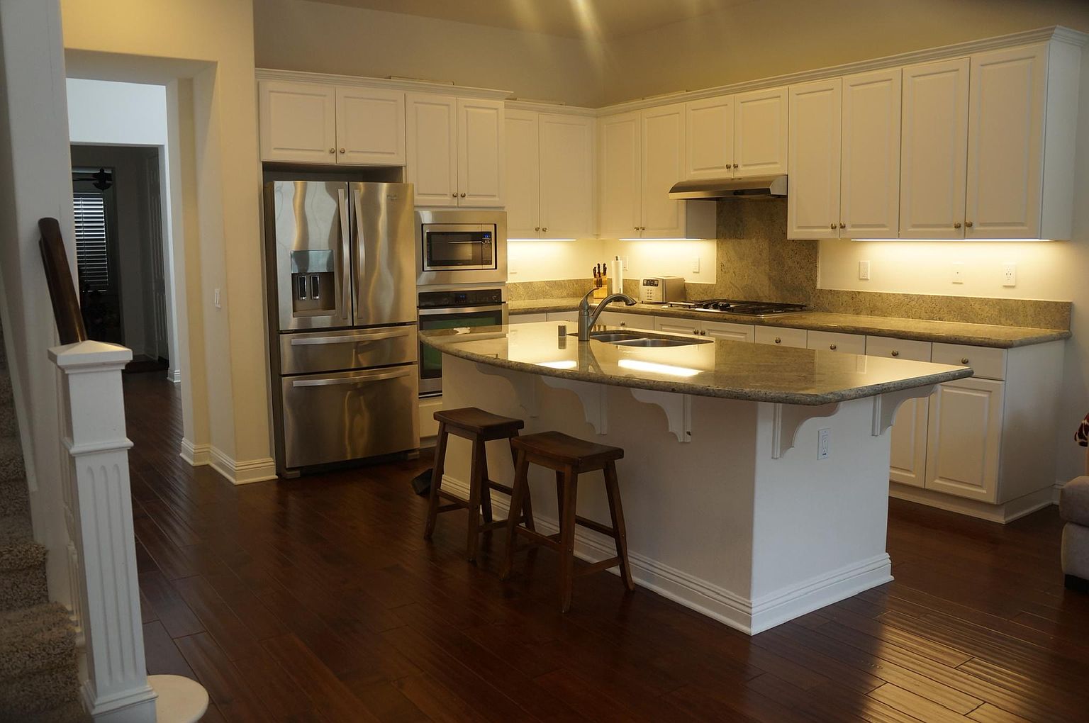1052 Breakaway Dr photo 4