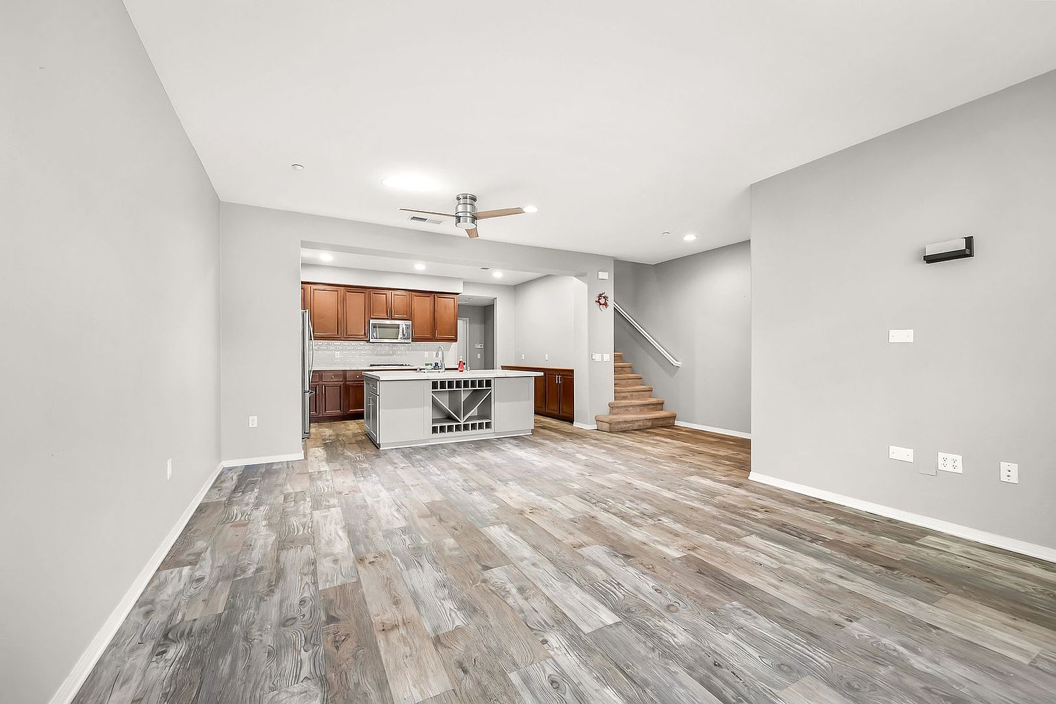 2221 Capistrano Way photo 4