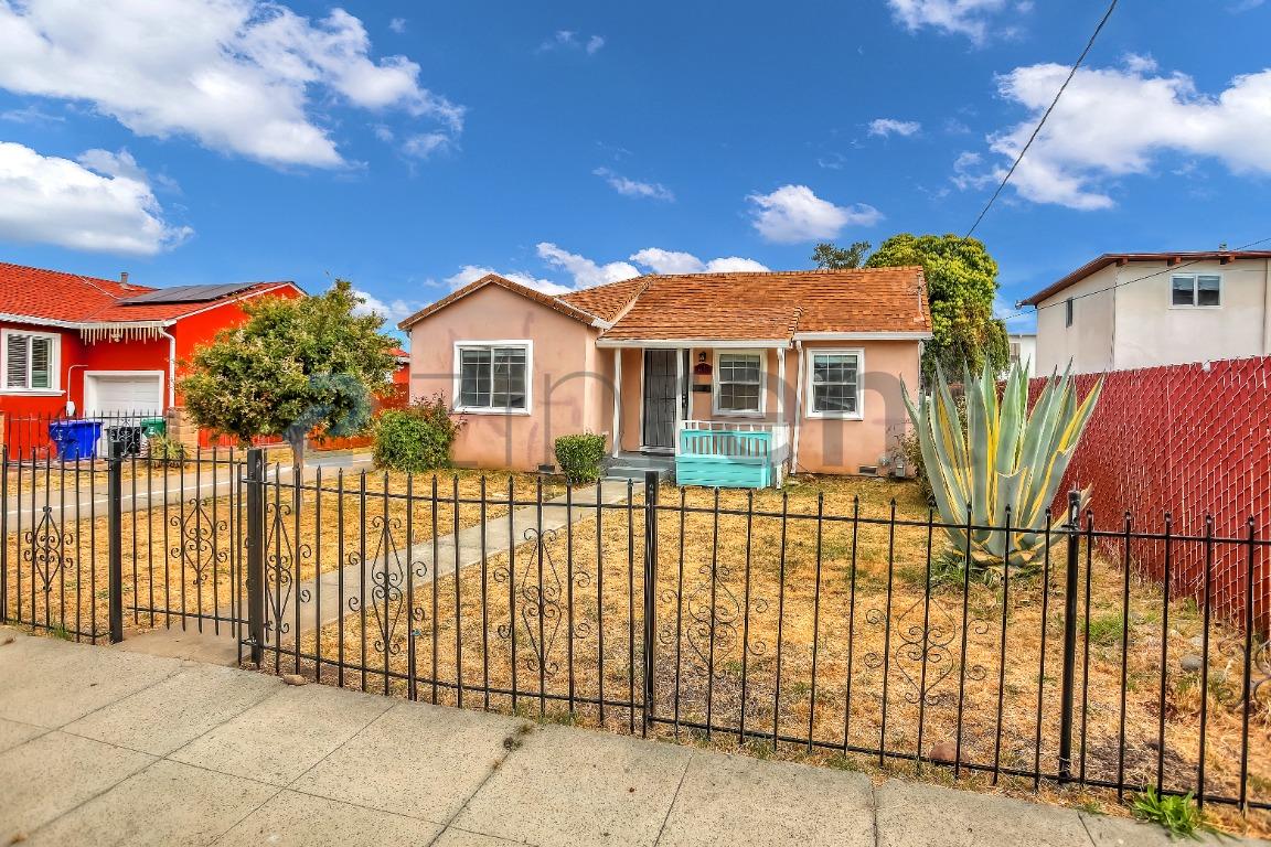 3817 Waller Ave photo 2