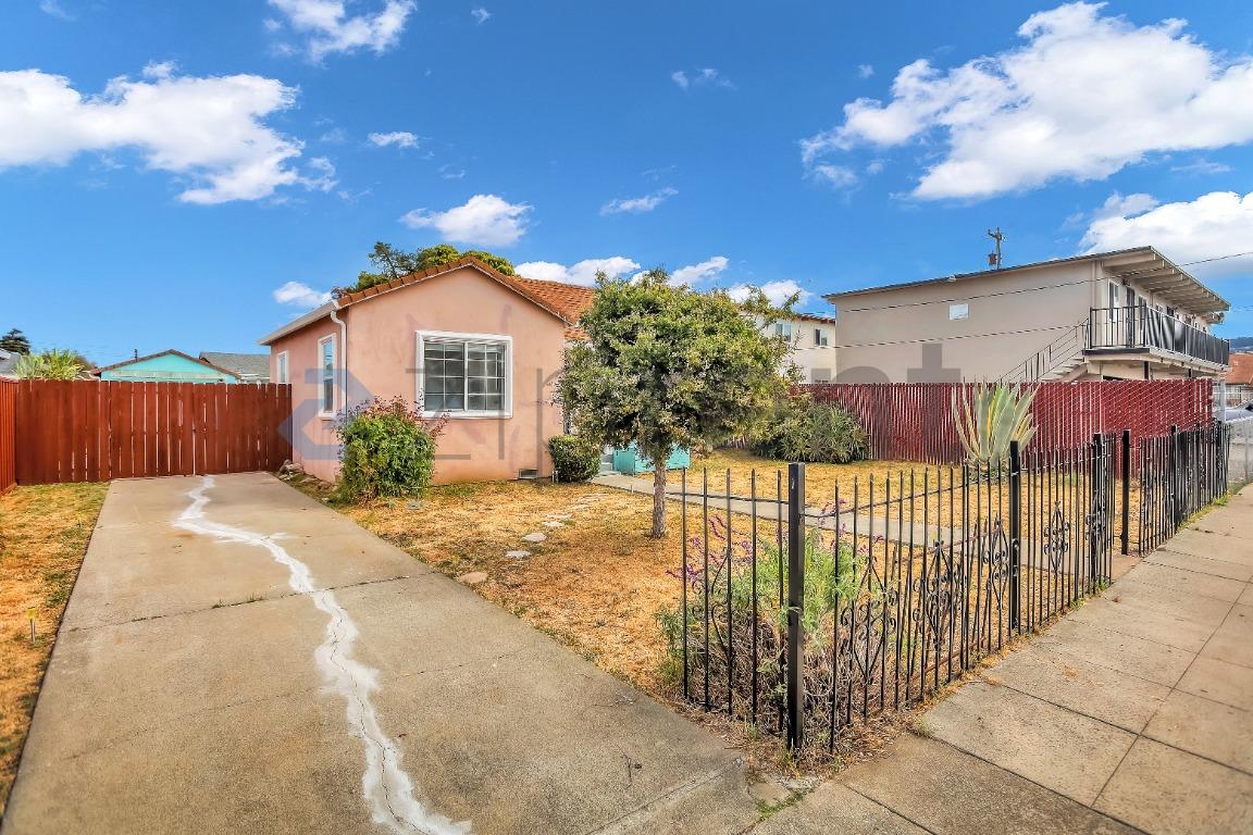 3817 Waller Ave photo 3