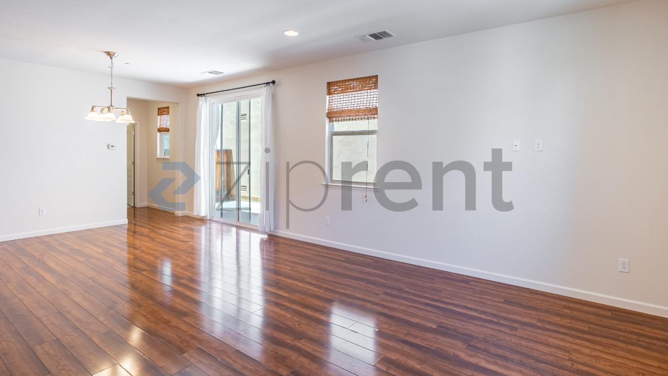 105 Lusitano Way photo 5