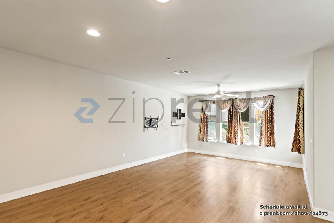 7 Rogers Lane photo 5