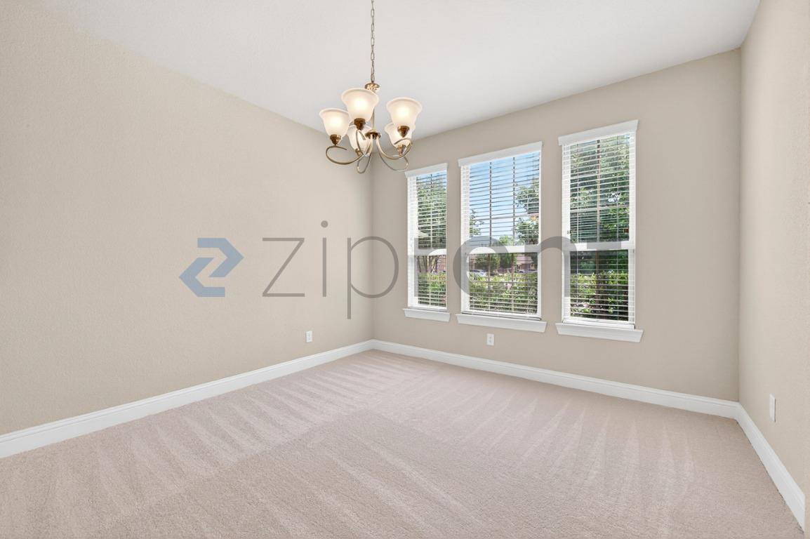 4104 Fordham St photo 5