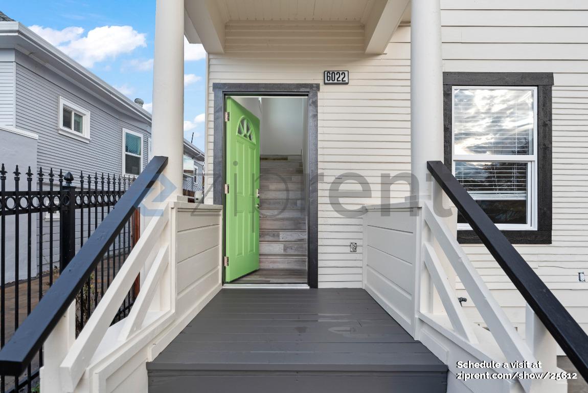 6022 Telegraph Avenue photo 2