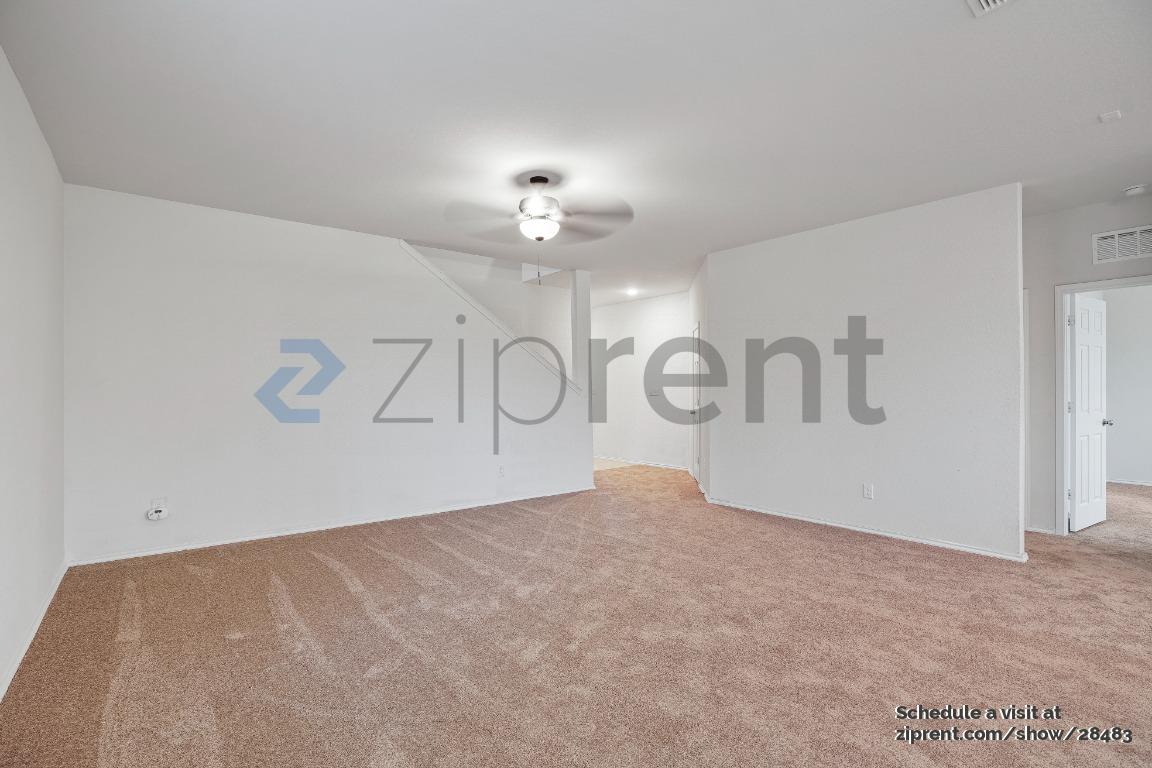 10355 McQueeney photo 5