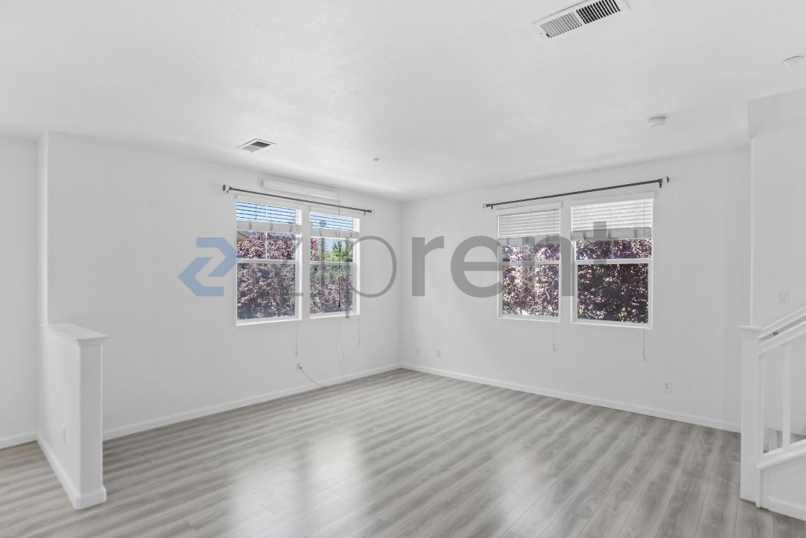657 N Capitol Ave photo 5