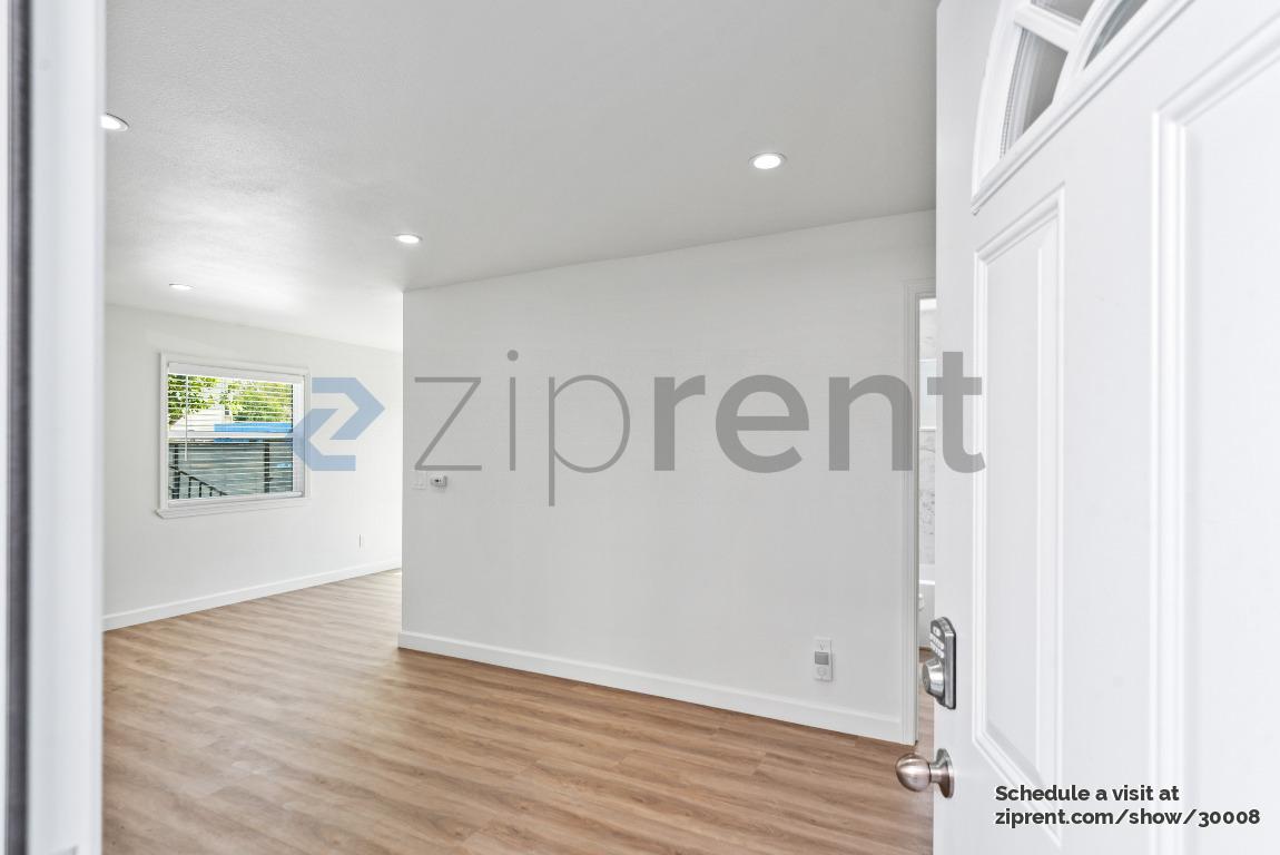 1421 Adeline Street photo 3