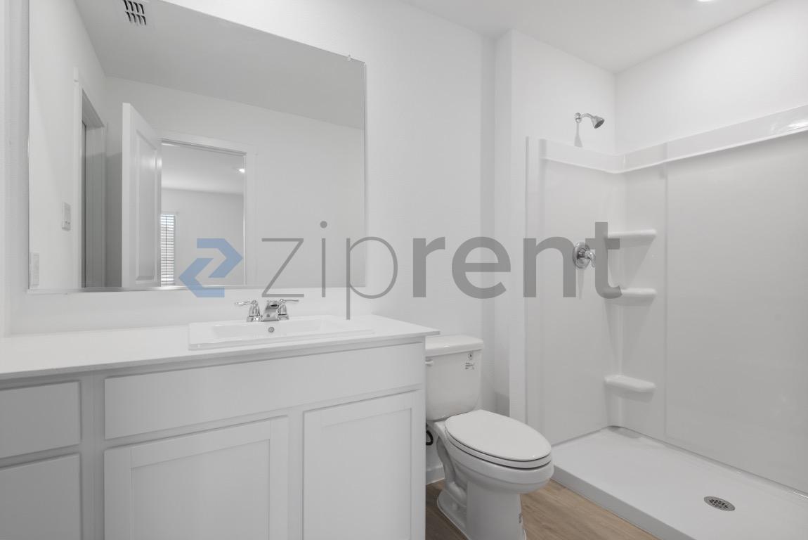 6739 Fairview Ave photo 3