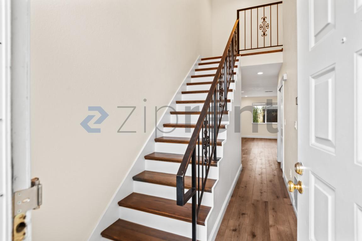 3594 Klaus Drive photo 4