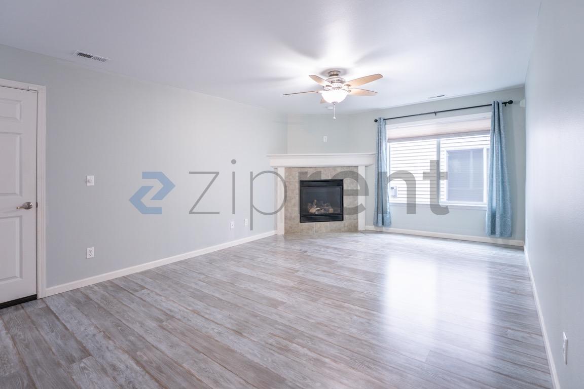 34030 SE Carmichael St photo 3