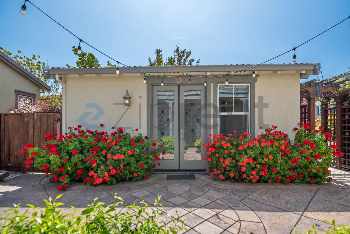 130 Avalon Ct photo 5
