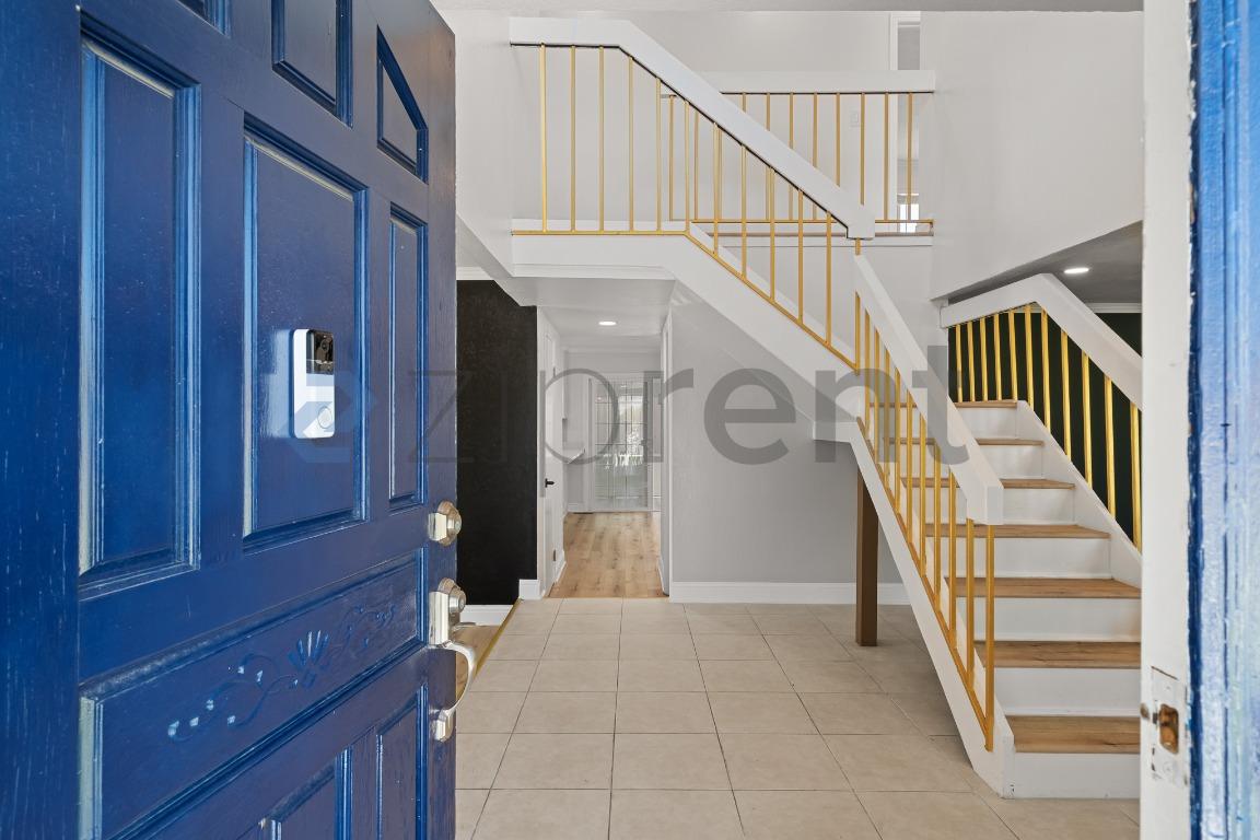 4574 Ellen Way photo 5