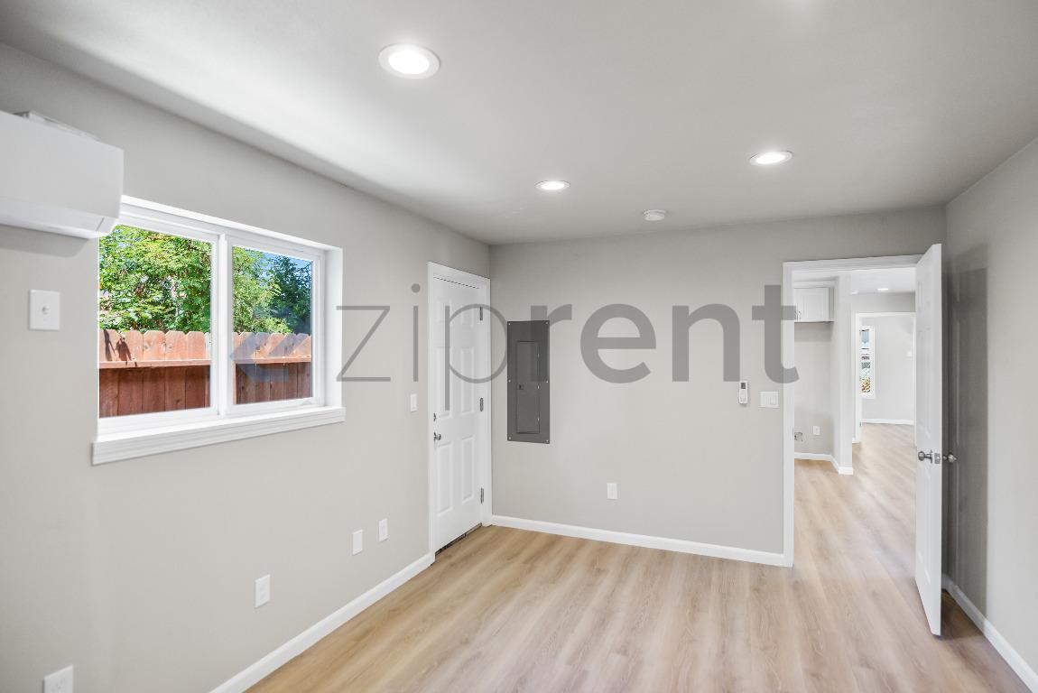 1715 96th Ave photo 5