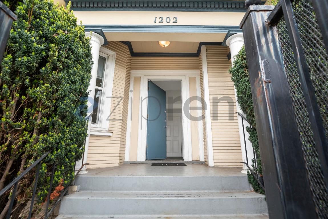 1202 Adeline St photo 3
