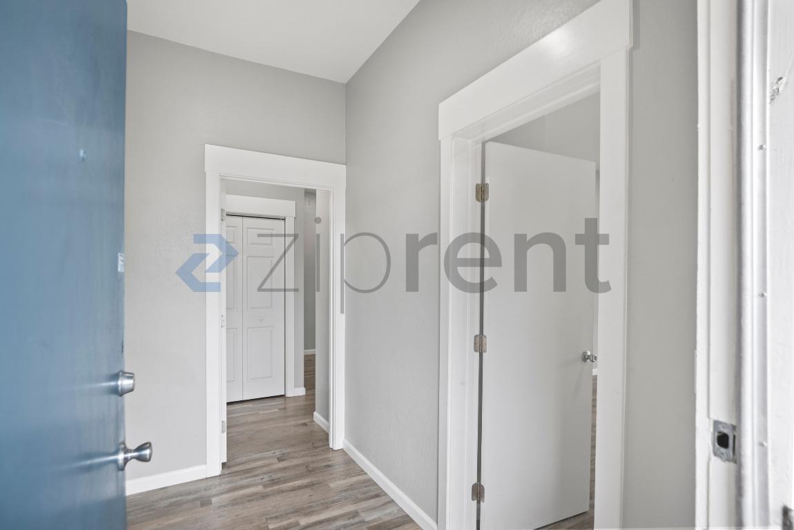 1202 Adeline St photo 4