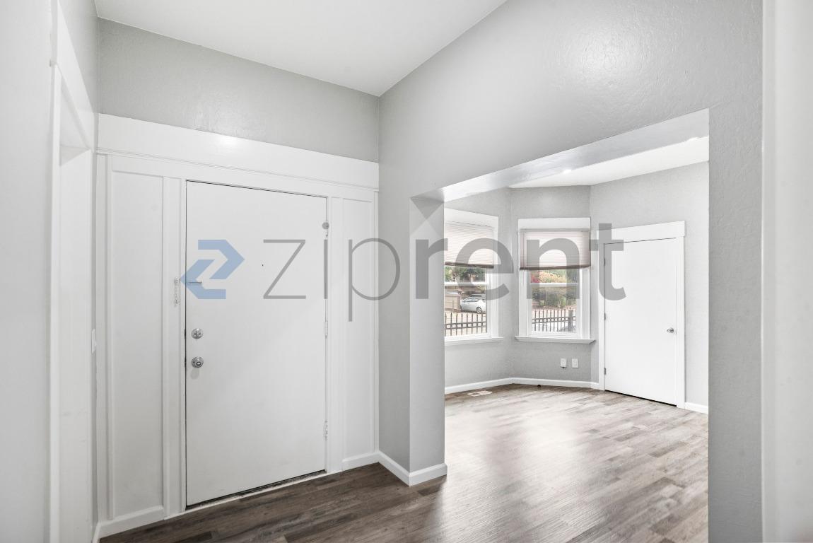1202 Adeline St photo 5