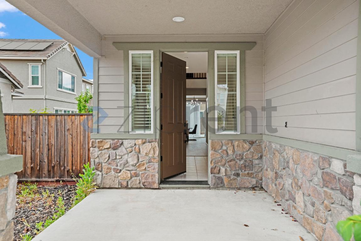 813 Stickney Way photo 3
