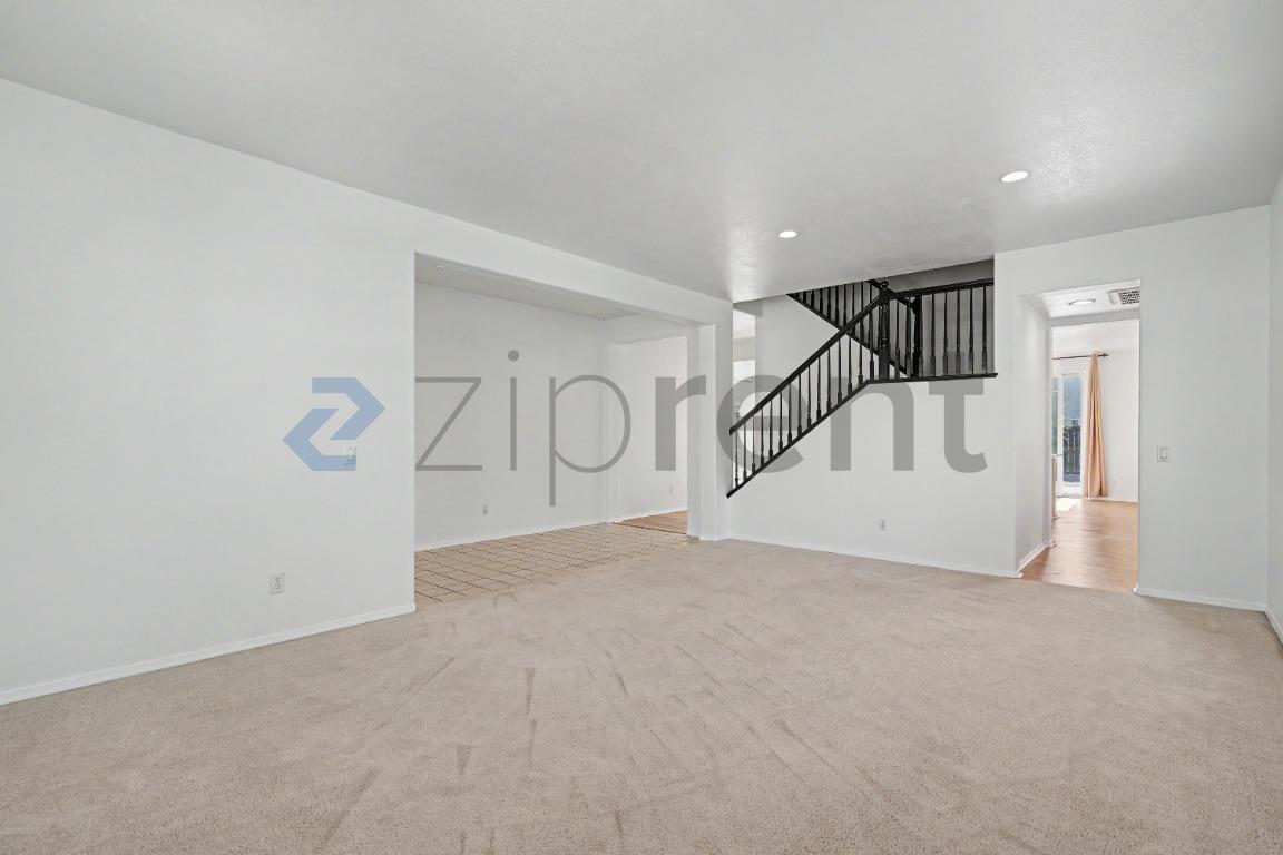 1854 Bankstown Way photo 5