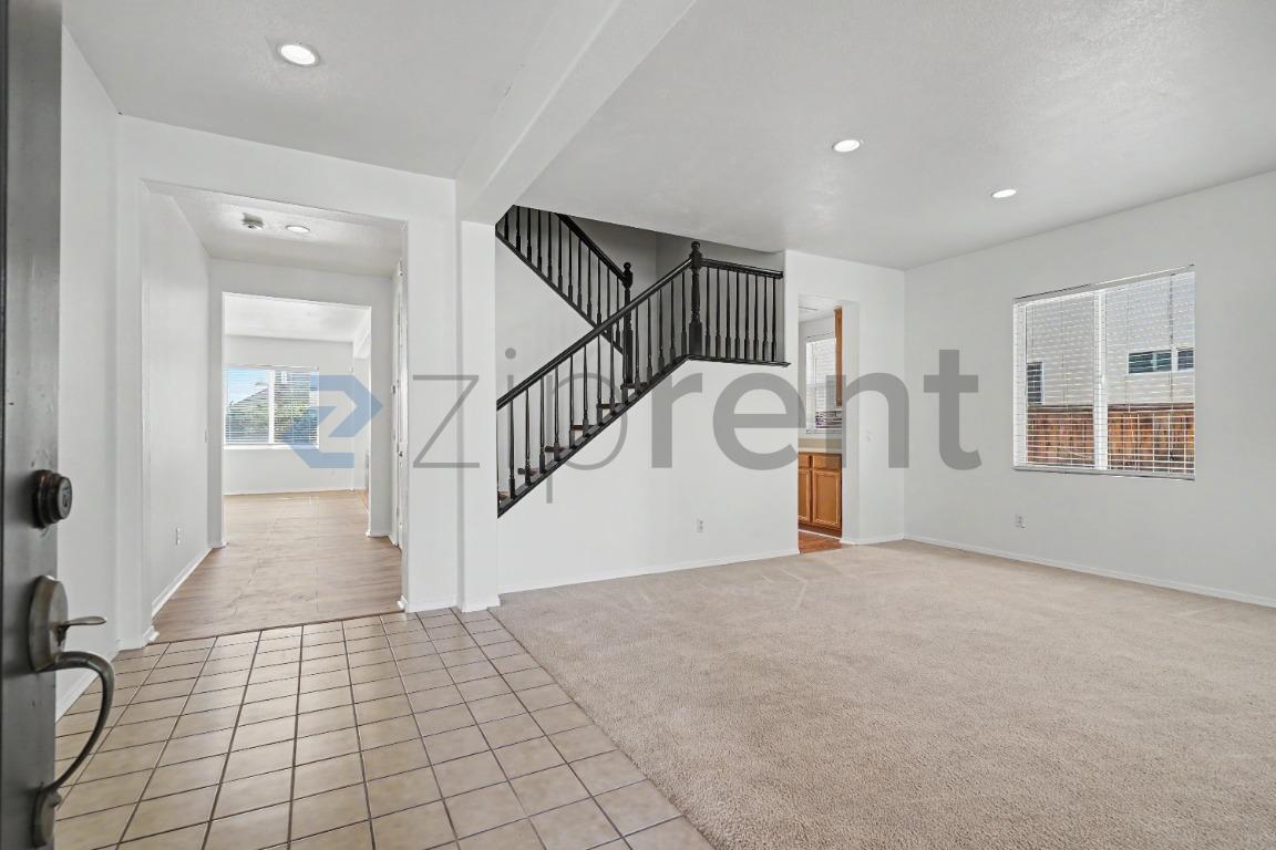 1854 Bankstown Way photo 2