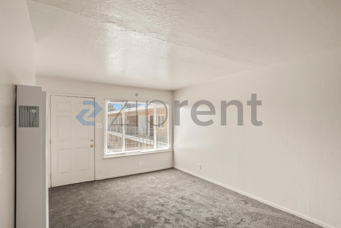 Unit 37 photo 3