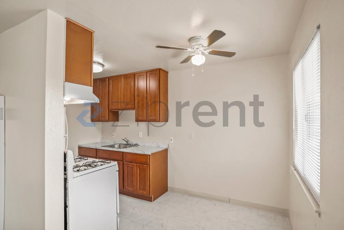 Unit 37 photo 5