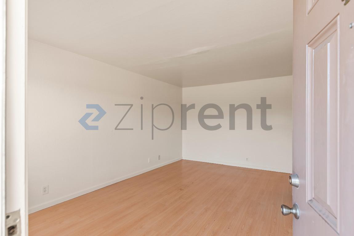 7630 Lockwood St Oakland, CA 94621 photo 4