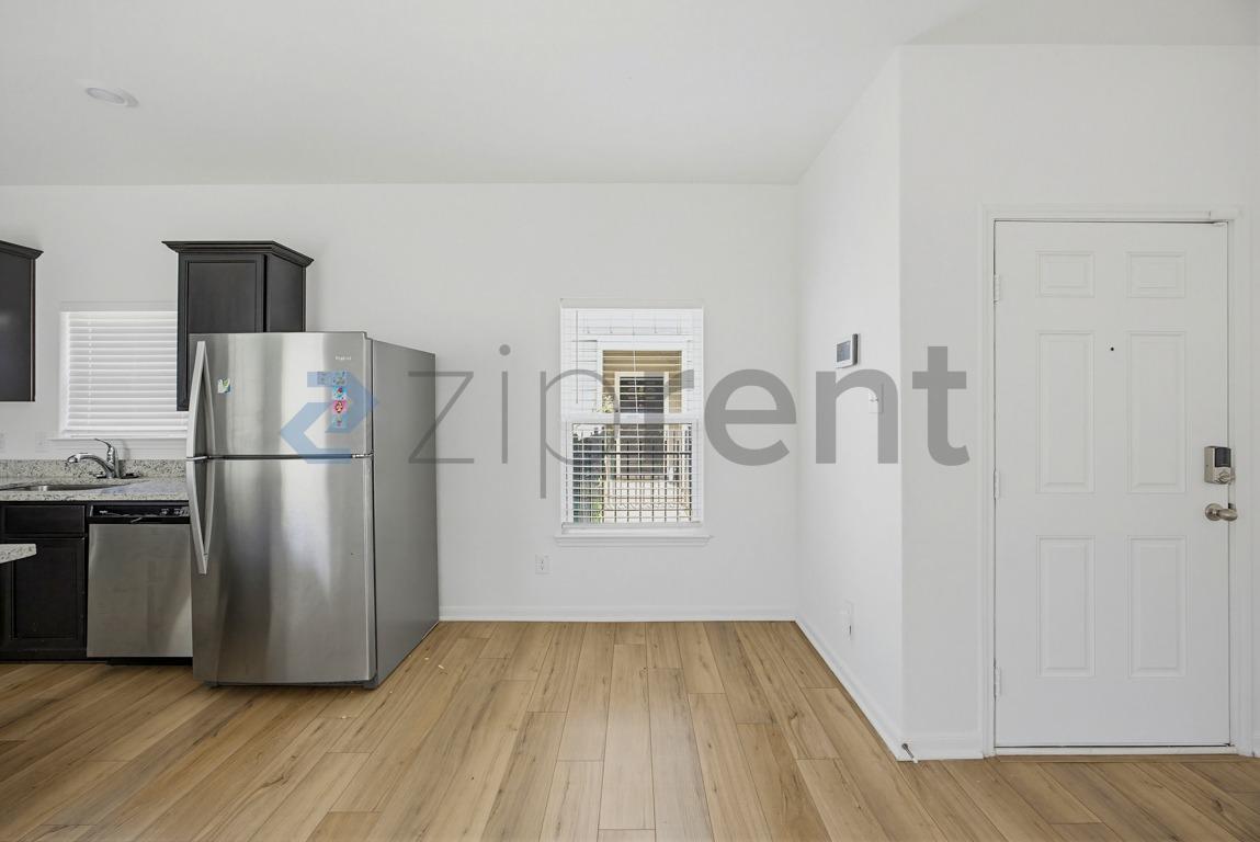 10843 Emerick Street photo 4