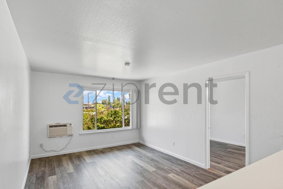 Unit 206 photo 2