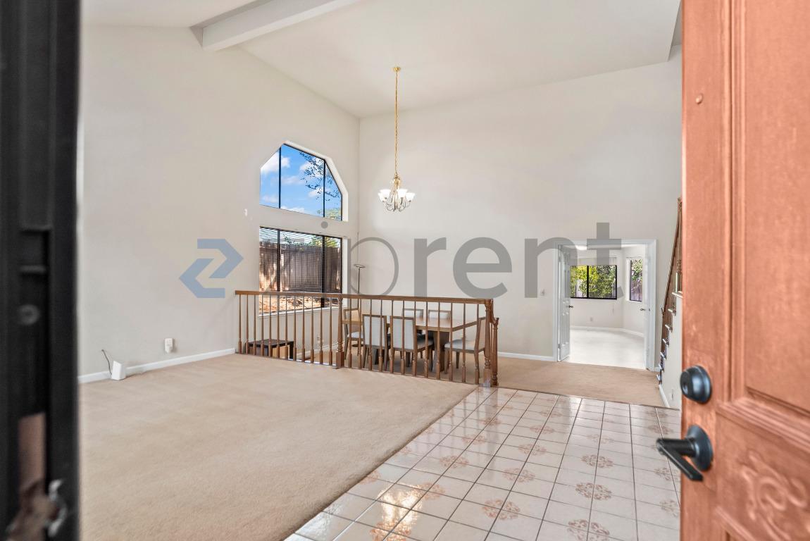 699 Patriot Pl photo 4