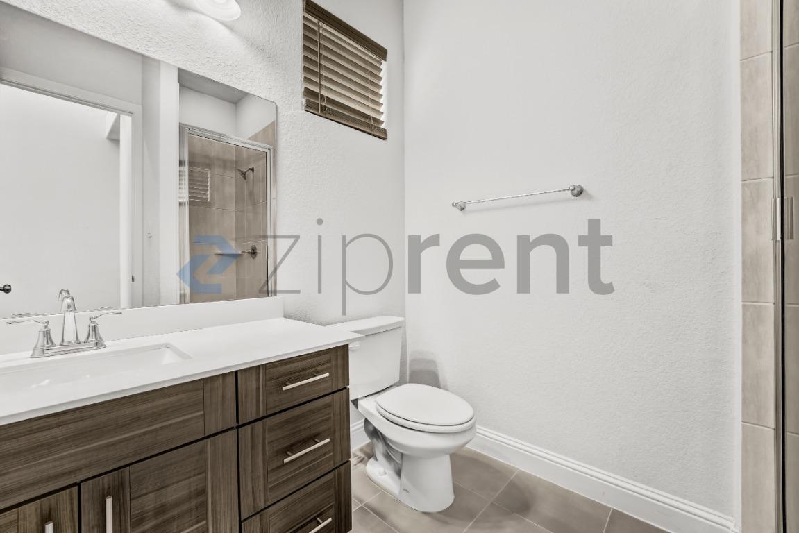 6405 Golden Bough Ln photo 5