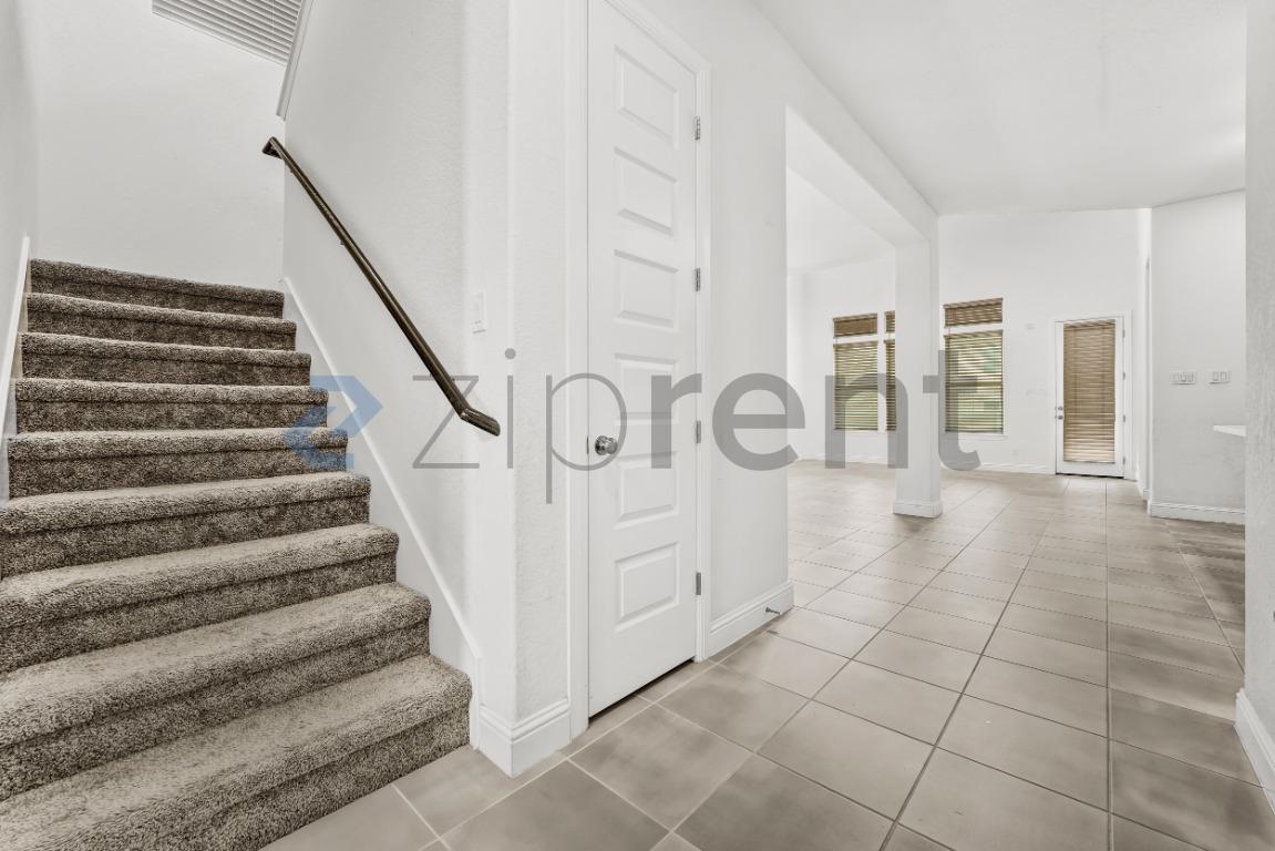 6405 Golden Bough Ln photo 4