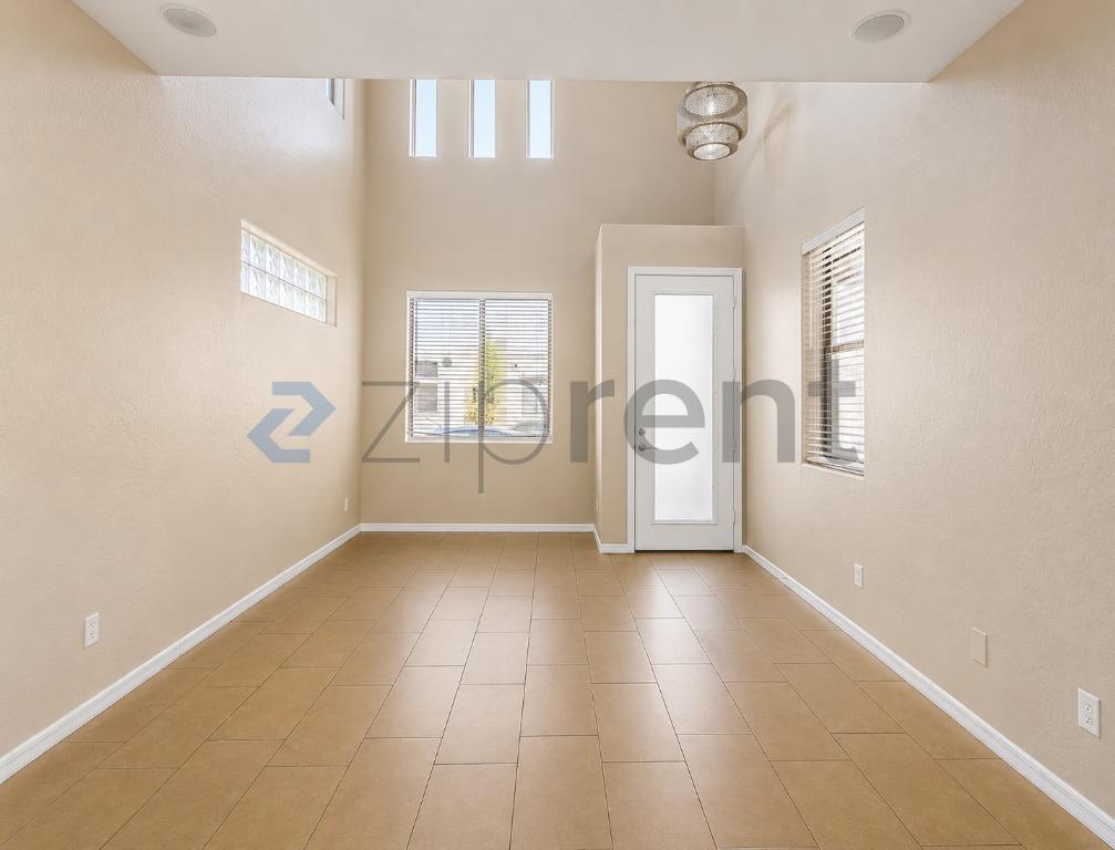 Unit 128 photo 2