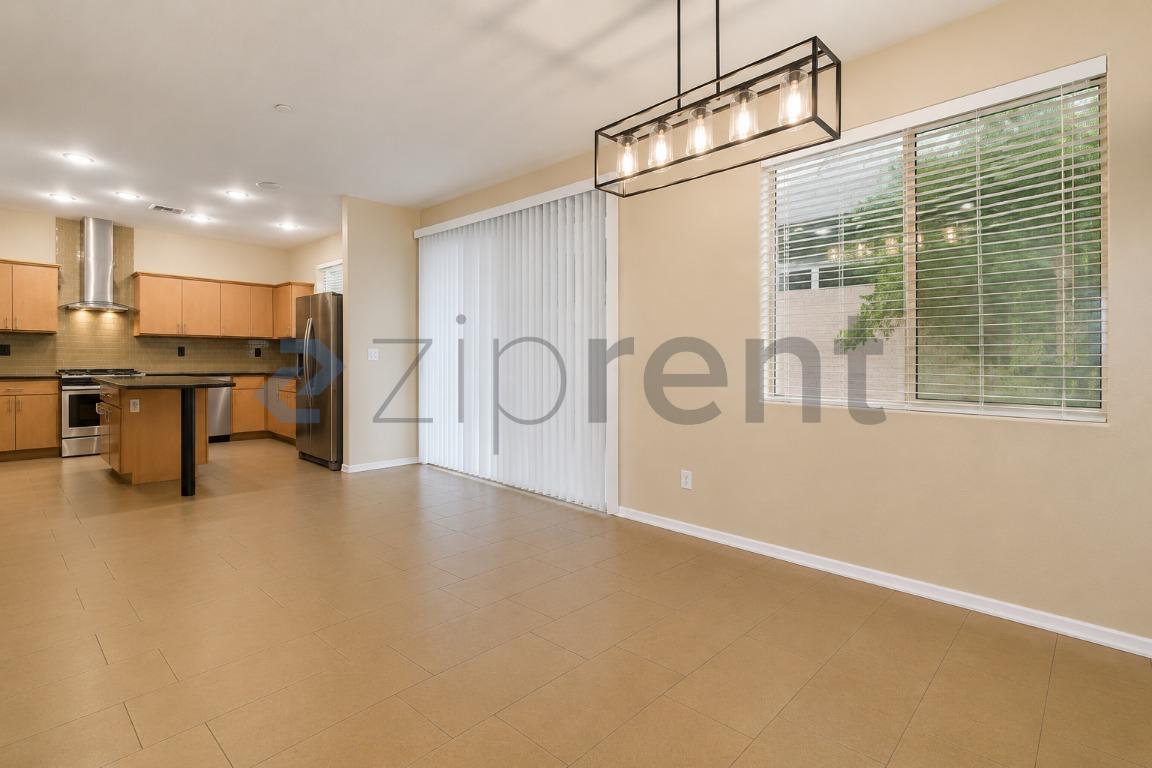 Unit 128 photo 5