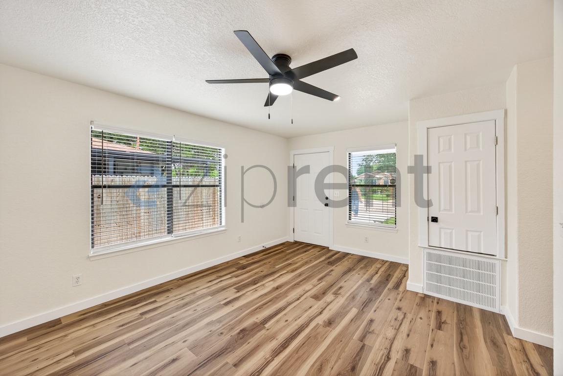 838 McCauley Boulevard photo 2