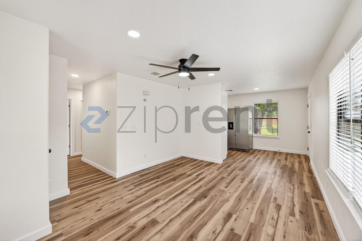 838 McCauley Boulevard photo 3