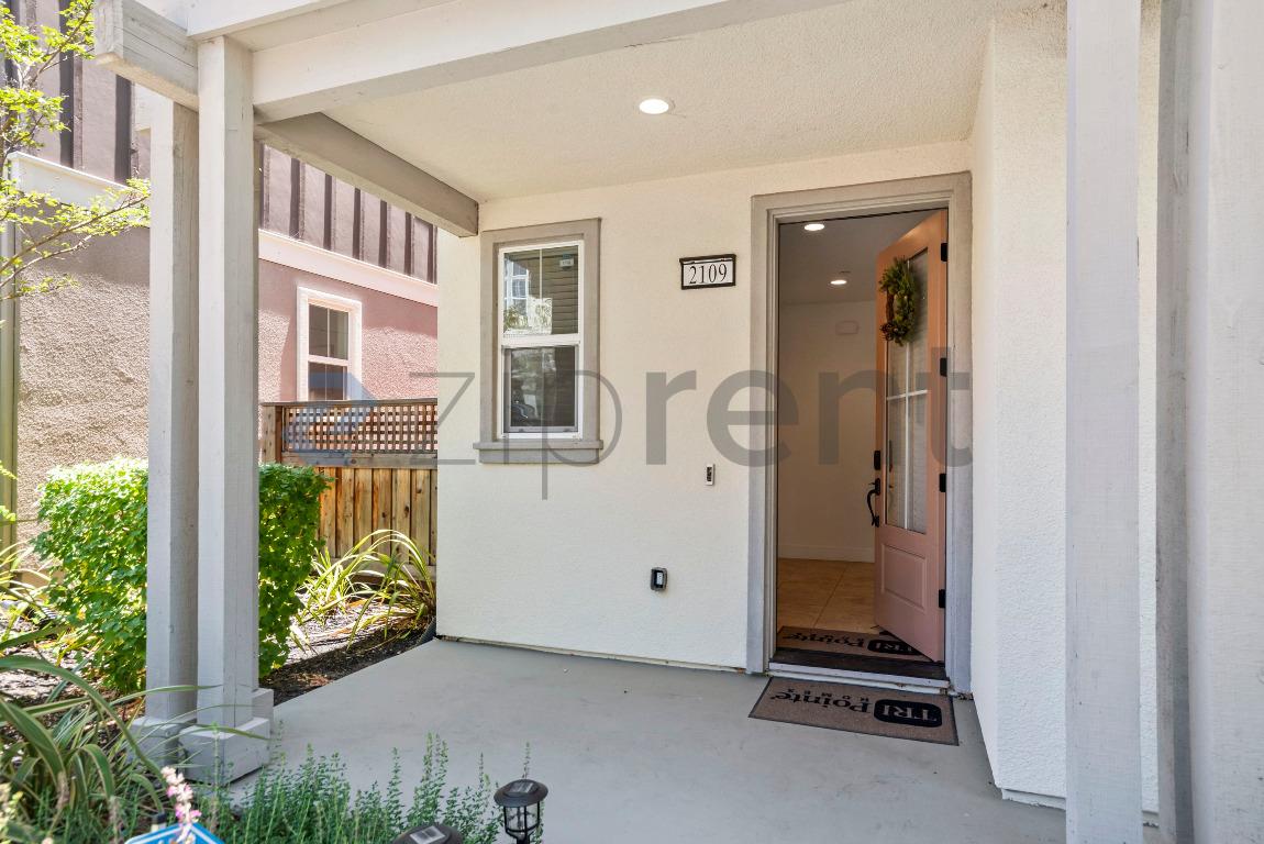 2109 Donnells Ln photo 2