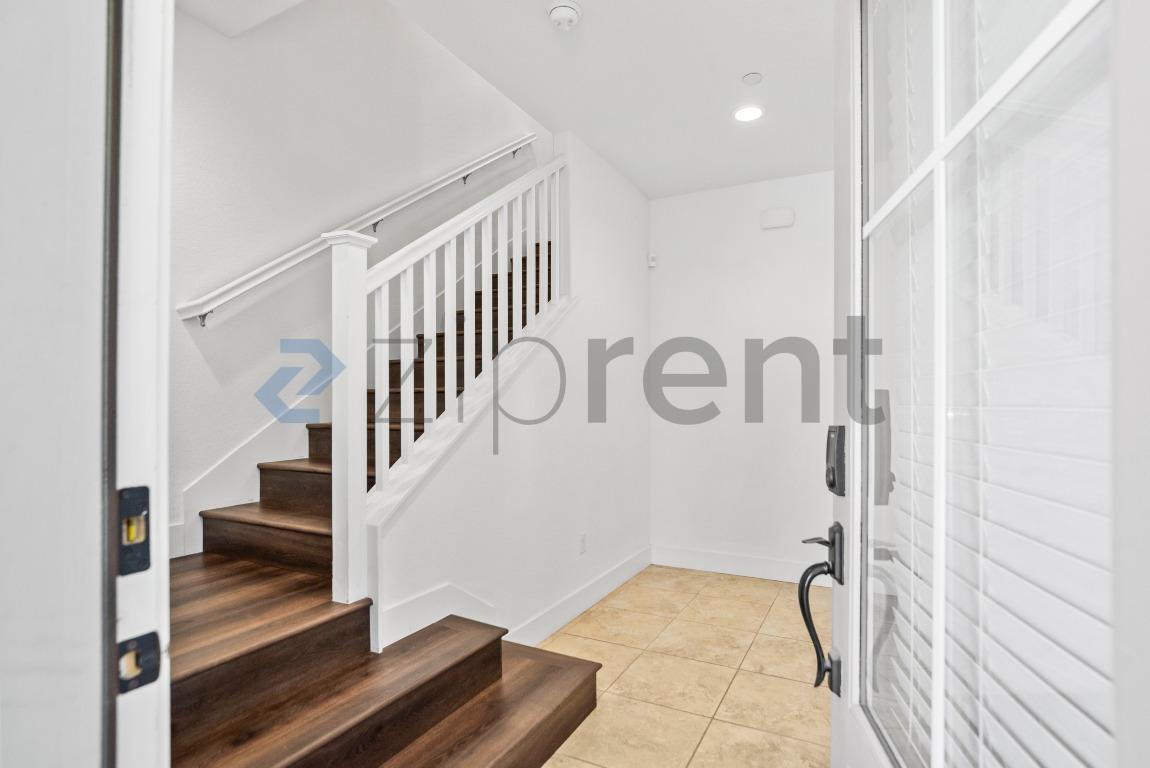 2109 Donnells Ln photo 3